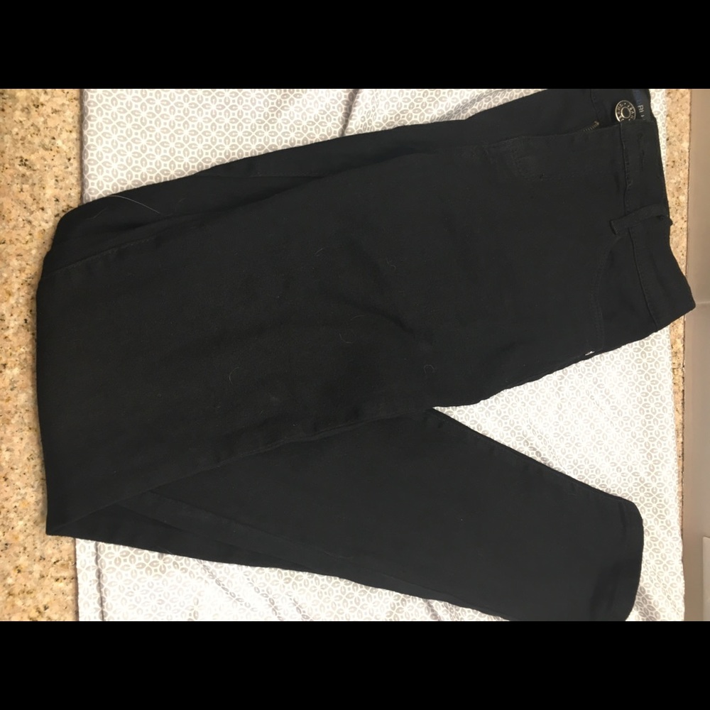 Black skinny jeans